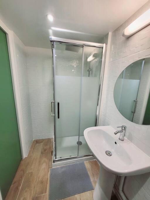 Family Flat Stade De France Airport Cdg Le Bourget "Appart'7" П'єррфітт-сюр-Сен Екстер'єр фото
